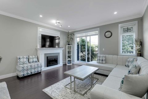 6383 140 Street 50 Surrey BC V3W 0E9