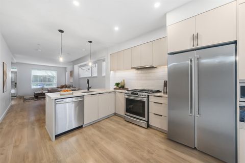 3021 St George Street 601 Port Moody BC V3H 0K3