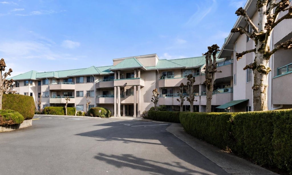Photo of 33175 Old Yale Road #215, Abbotsford, BC V2S 2J4 (MLS # R3138456)