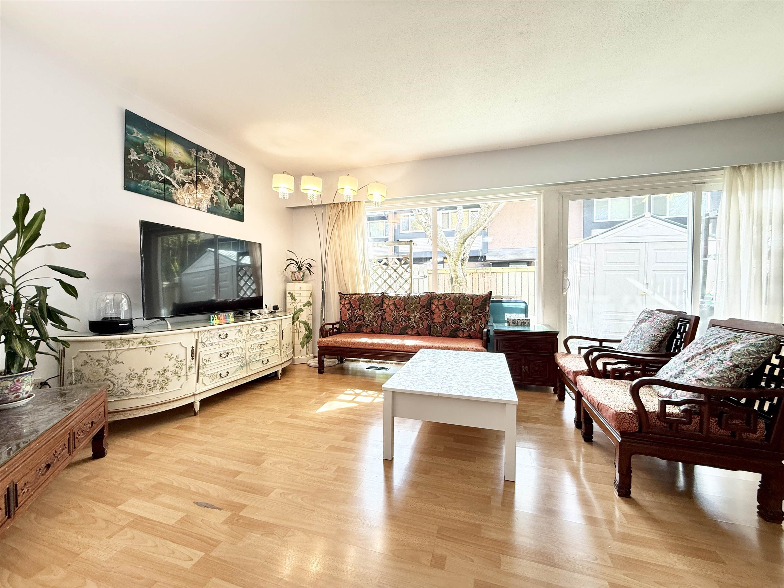 10011 Swinton Crescent 27