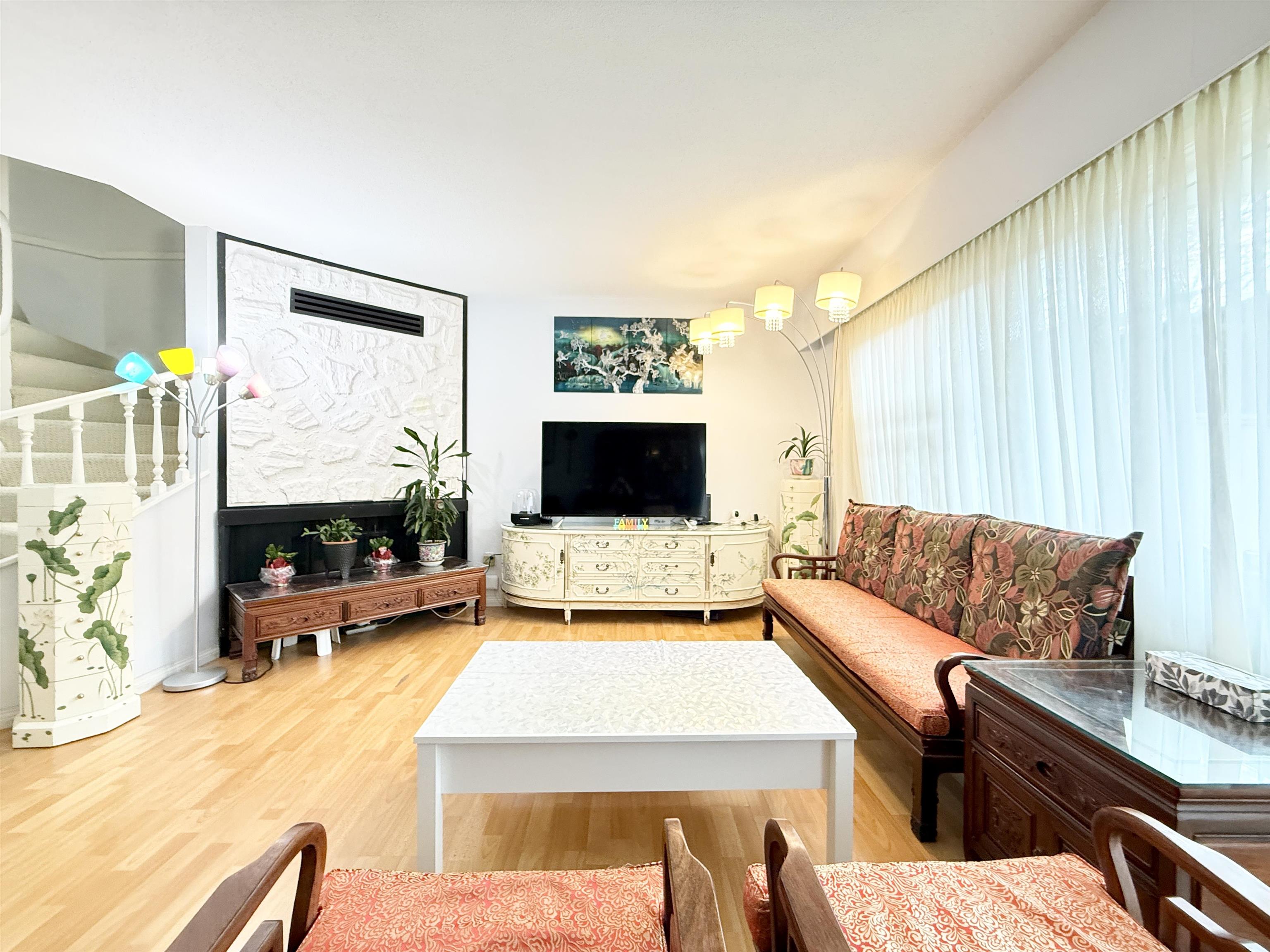 10011 Swinton Crescent 27