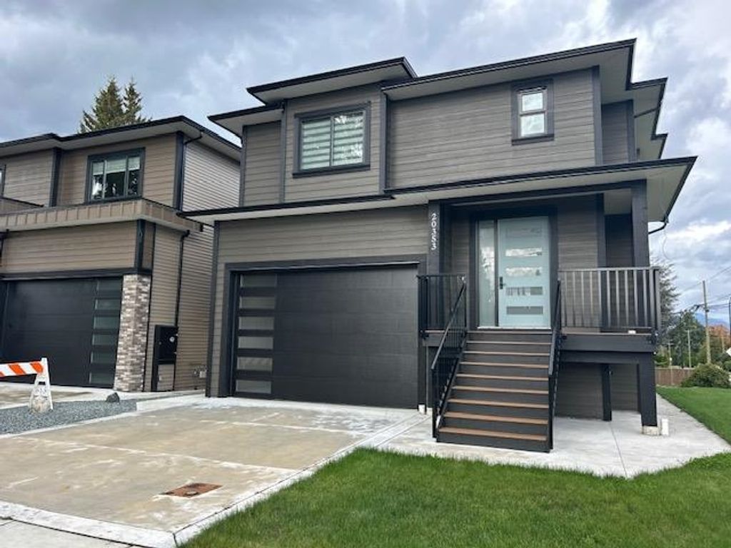 Photo of 20353 123 Avenue, Maple Ridge, BC V2X 4A6 (MLS # R3080363)