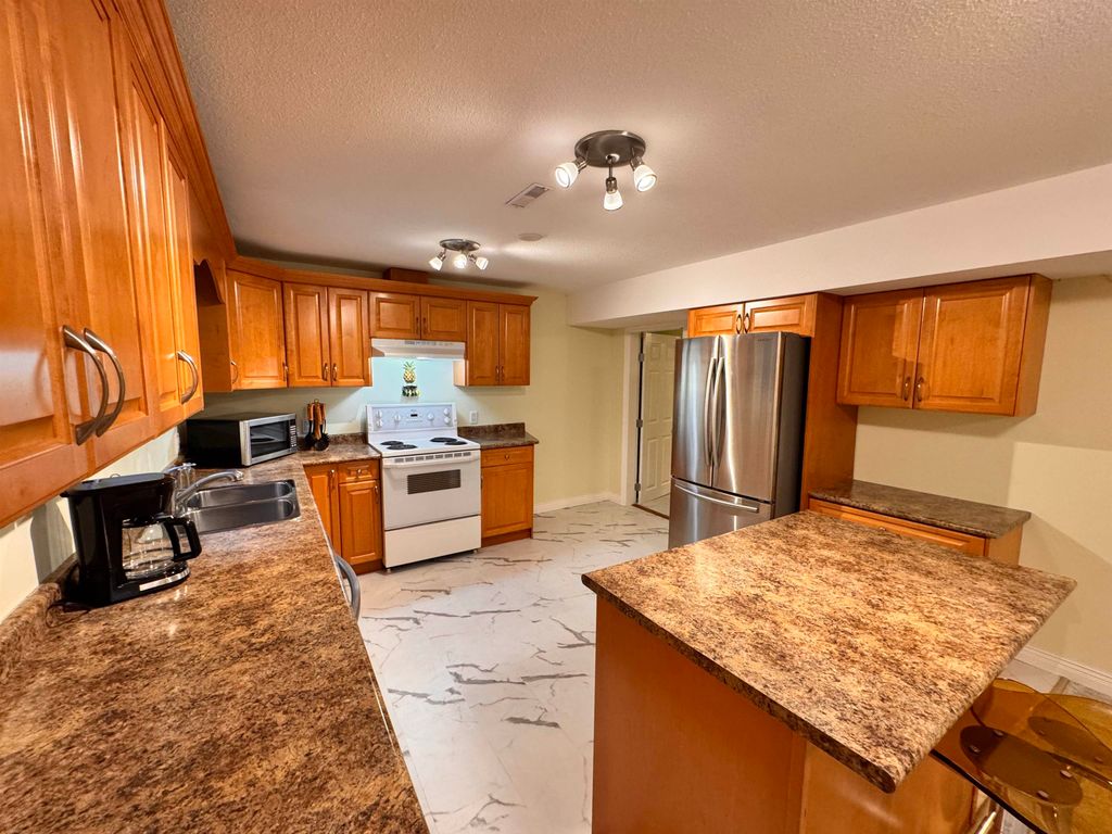 listing image 1102355833727929254