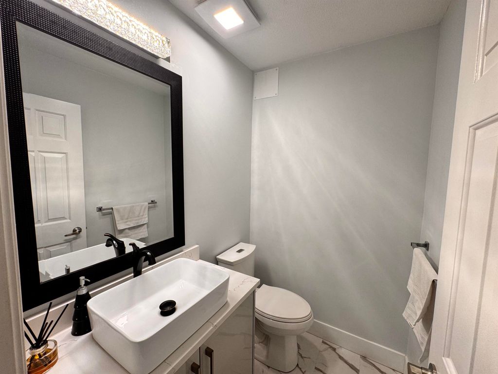 listing image 1103745814920507475