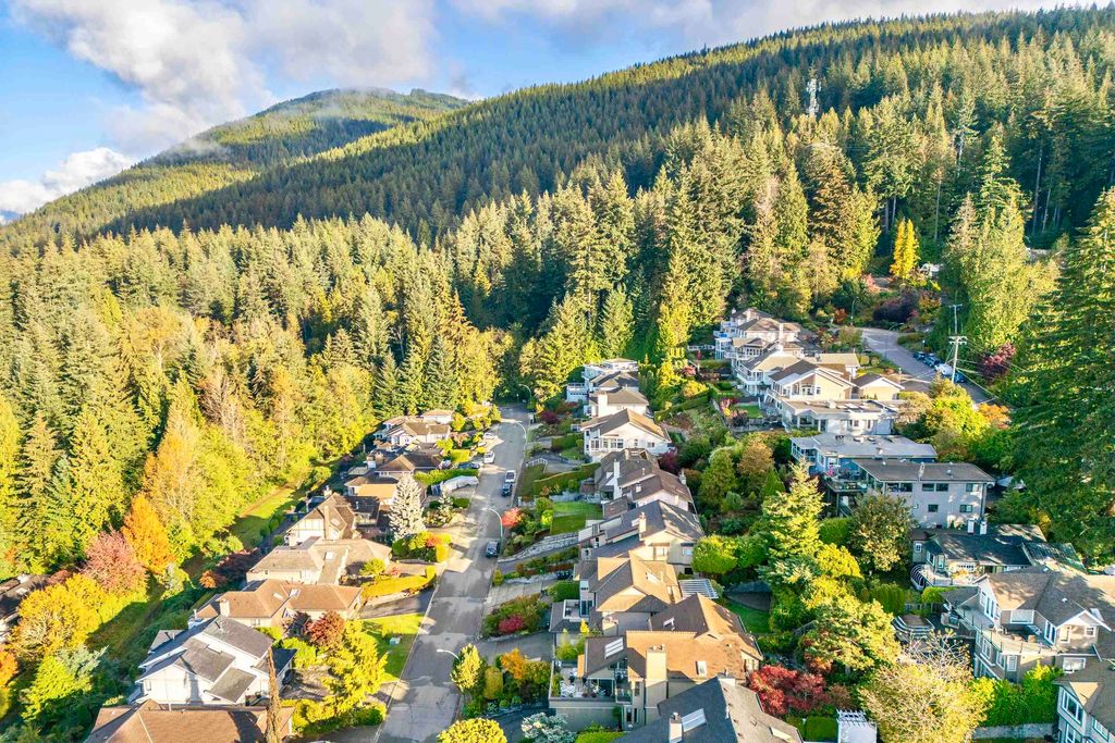 listing image 1102851339989358194