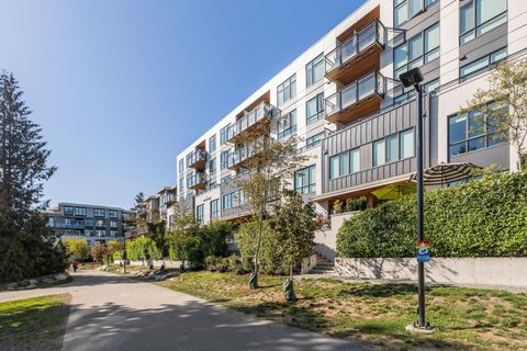 747 E 3rd Street 102 North Vancouver BC V7L 1G8