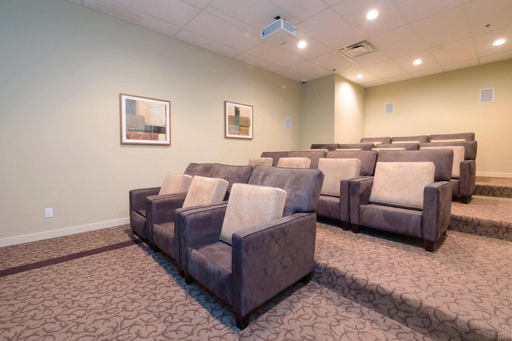 listing image 1101483463271389454