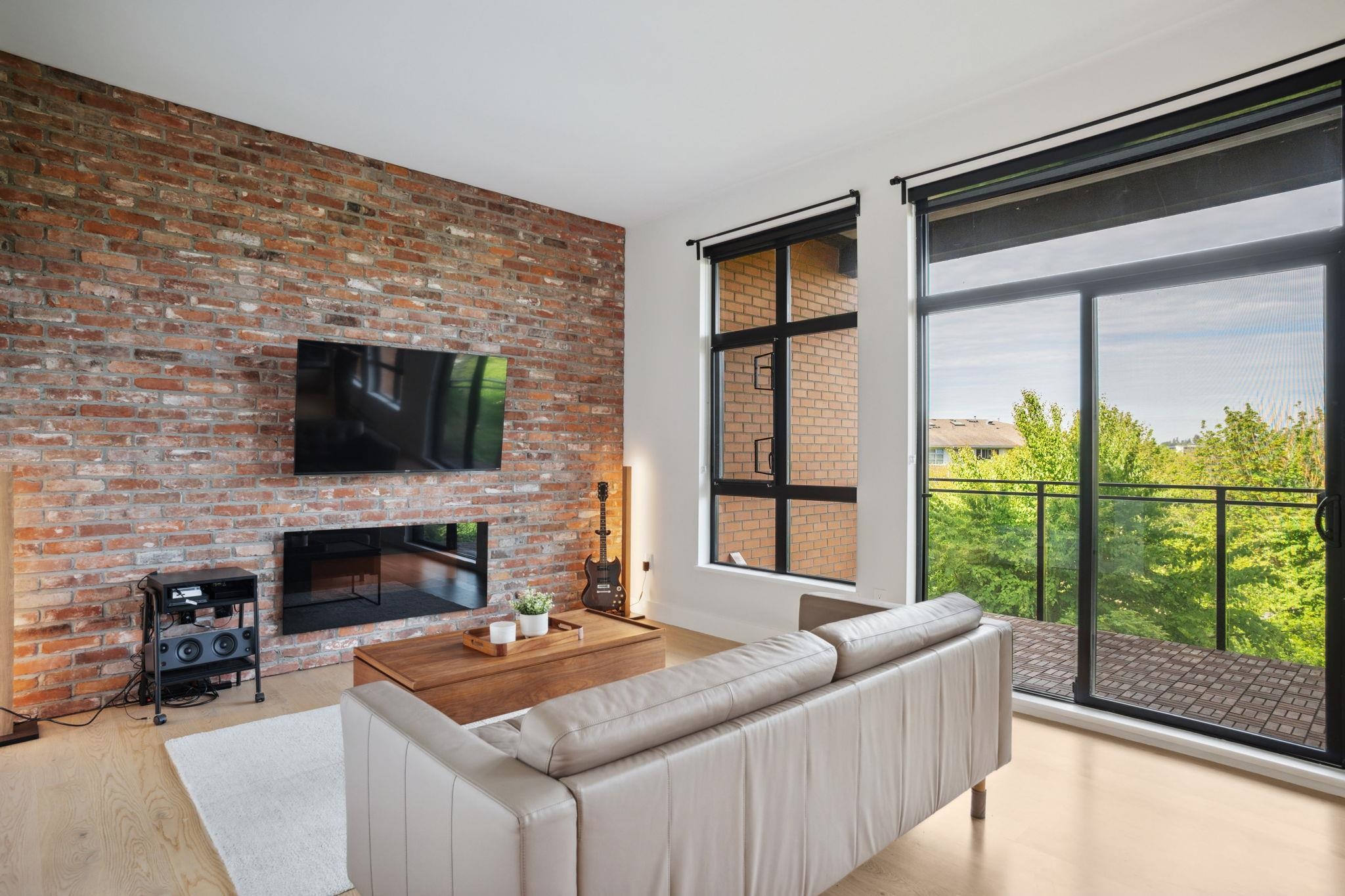 220 Salter Street 302