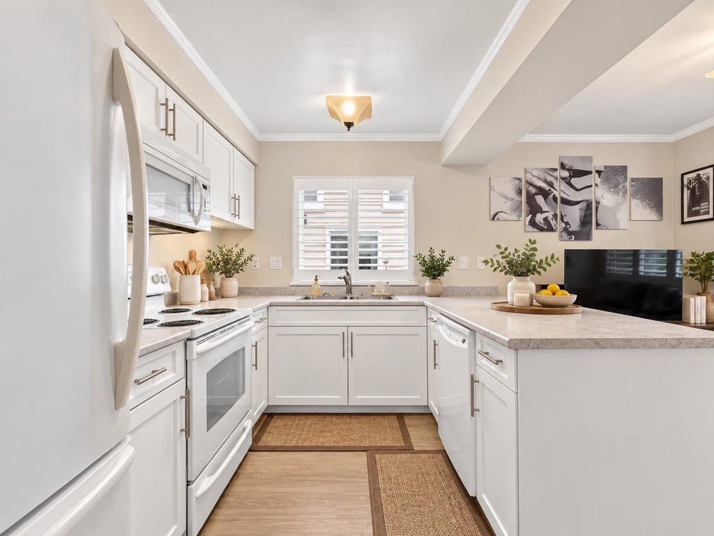 Photo of 14834 100 Avenue #8, Surrey, BC V3R 9A5 (MLS # R3171549)