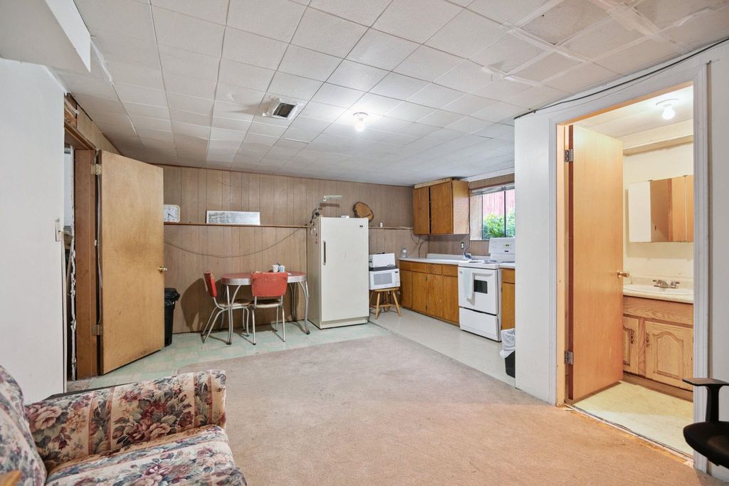 listing image 1104419977971836881