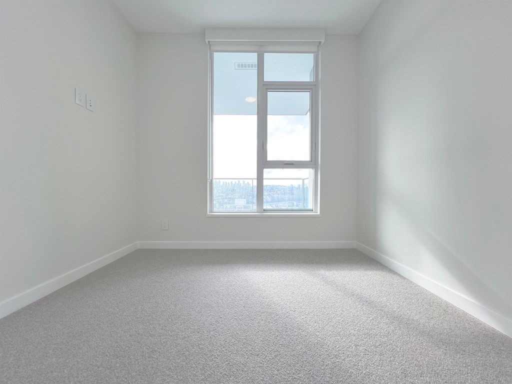 listing image 1104207736960606175