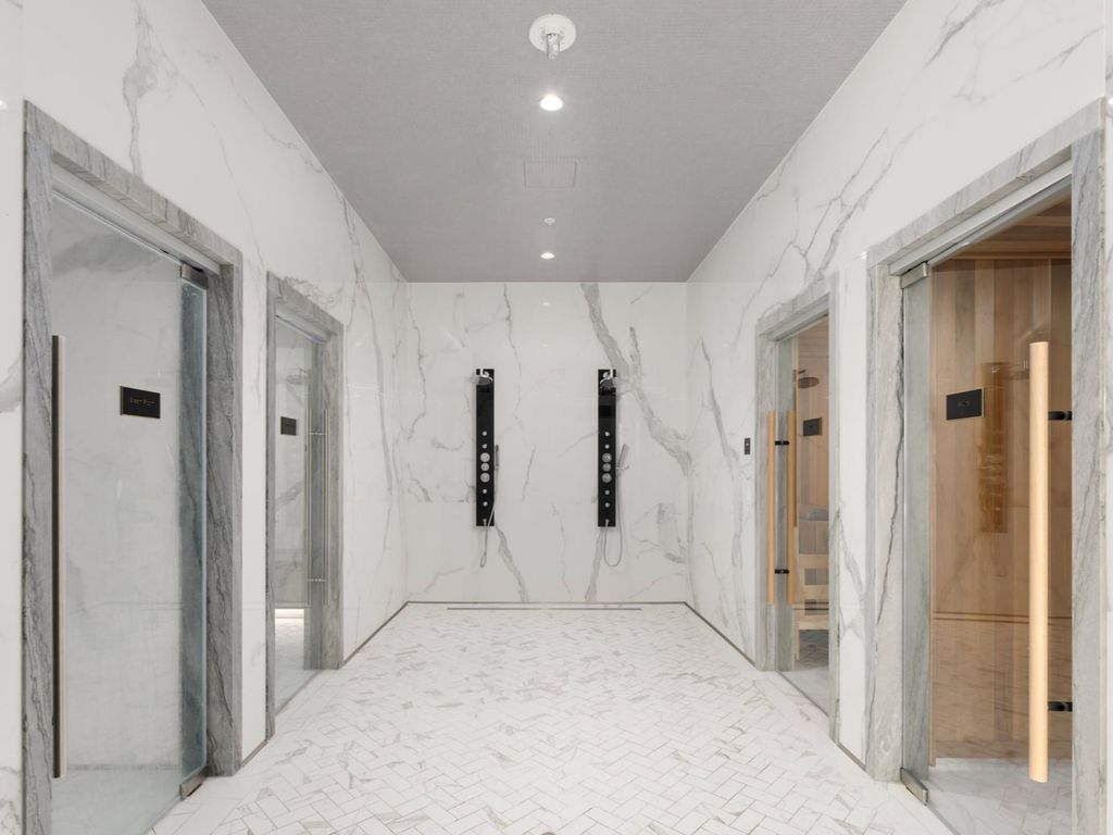 listing image 1109790628877568980