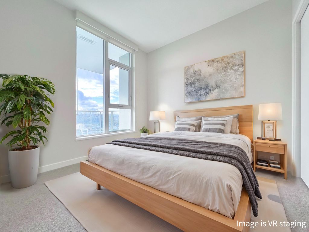 listing image 1100909693732460097