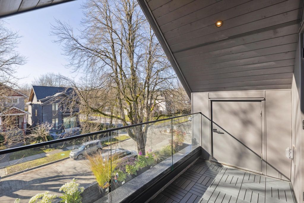 listing image 1100222752257747901