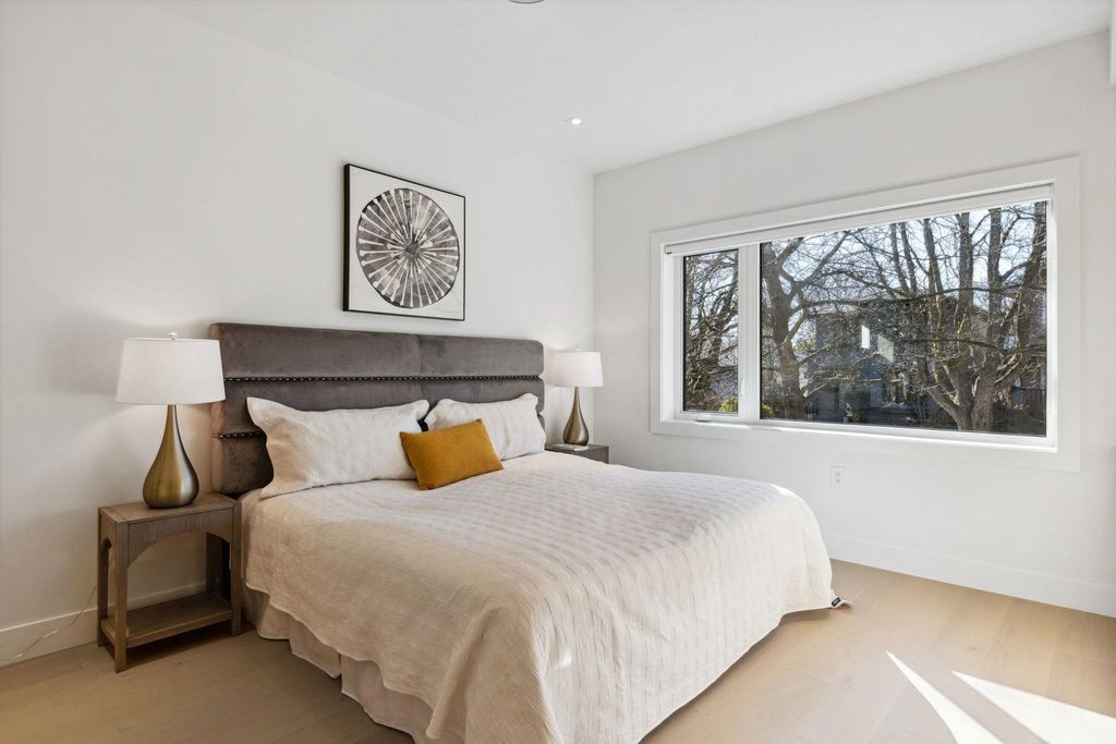 listing image 1109970612164971470