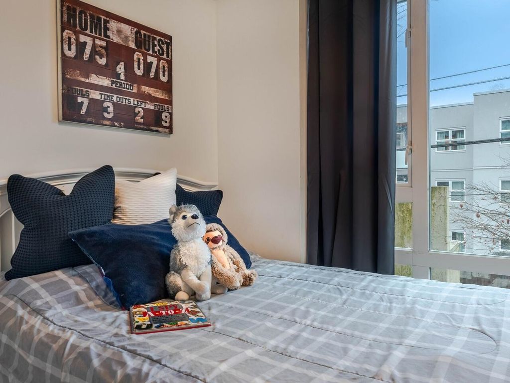 listing image 1103948689480437634