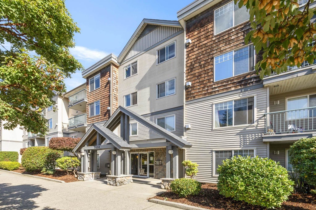 Photo of 2350 Westerly Street #303, Abbotsford, BC V2T 6T7 (MLS # R3172474)