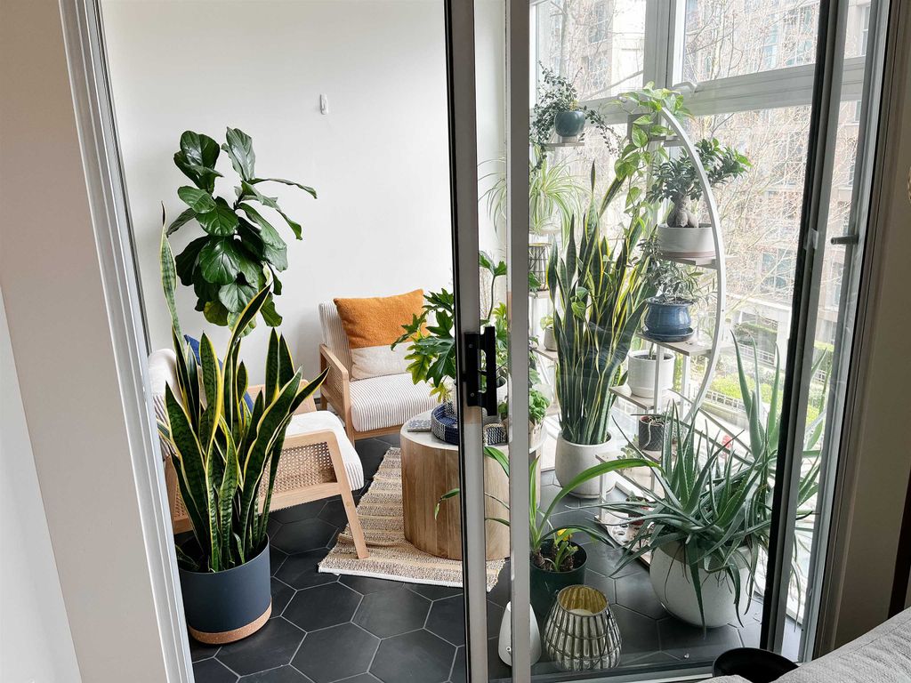 listing image 1104008909231739461
