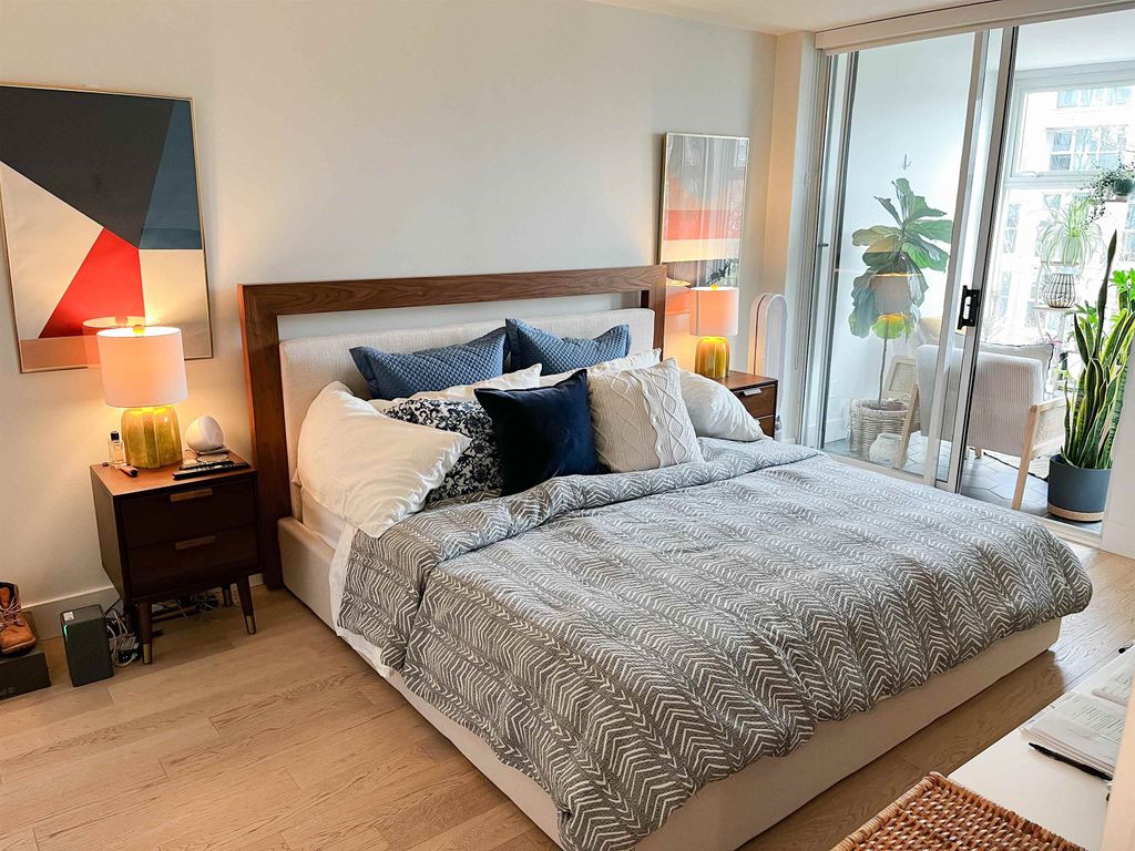 listing image 1103467386008188115