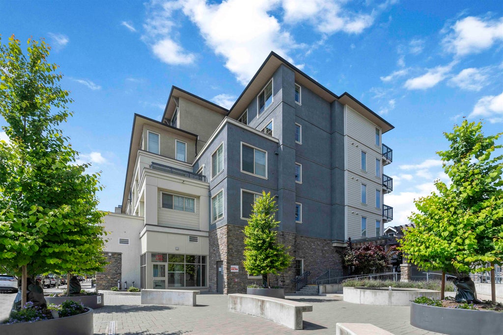 Photo of 20487 65 Avenue #A413, Langley, BC V2Y 3K5 (MLS # R3160316)