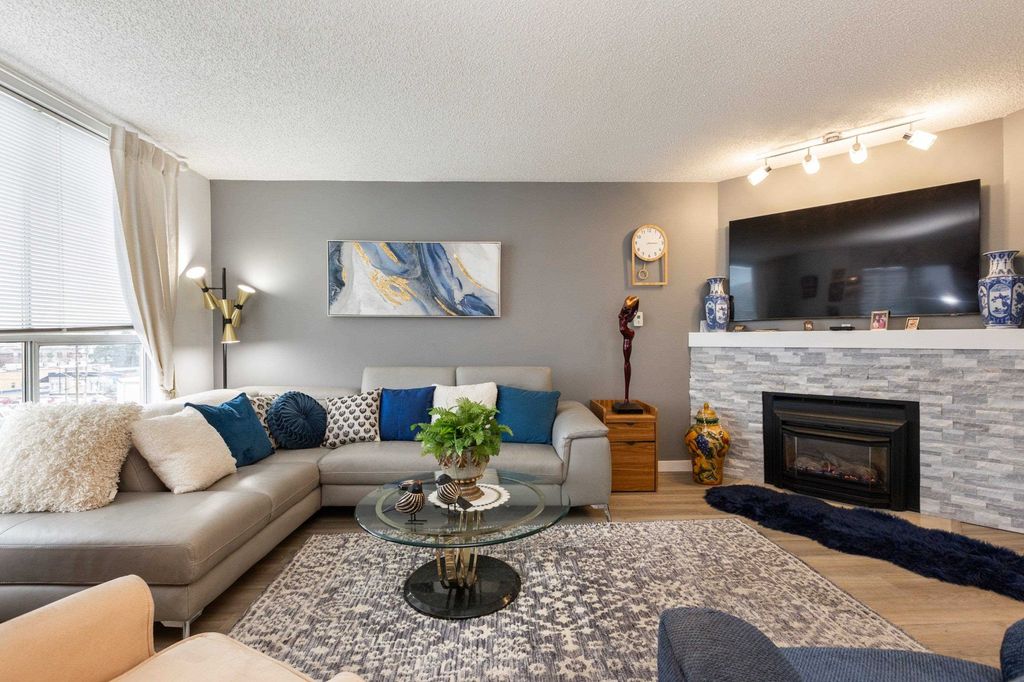 Photo of 45765 Spadina Avenue #501, Chilliwack, BC V2P 1T5 (MLS # R3101299)