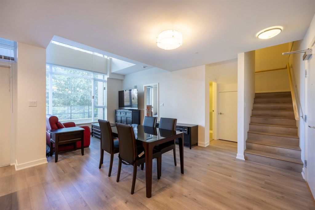 listing image 1102171483810198614