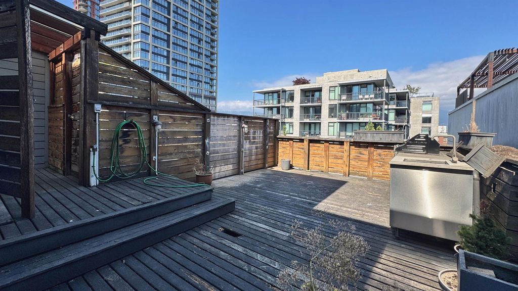 listing image 1109318839480204597