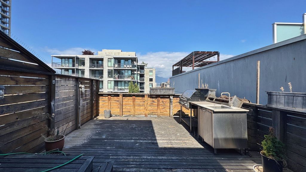 listing image 1107960882819334723