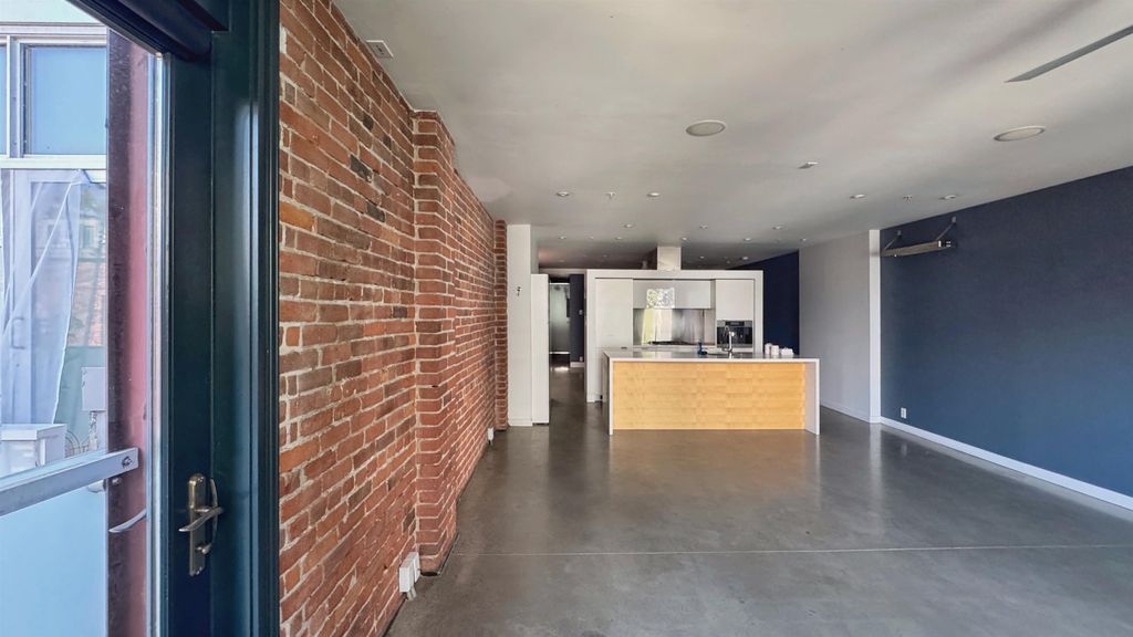 listing image 1104377918642024713