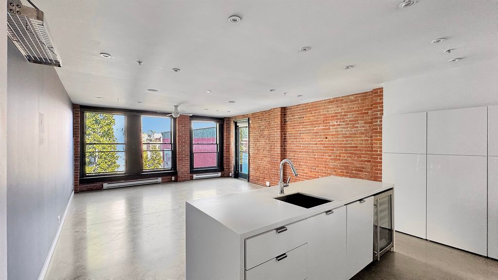 listing image 1109256829239684180
