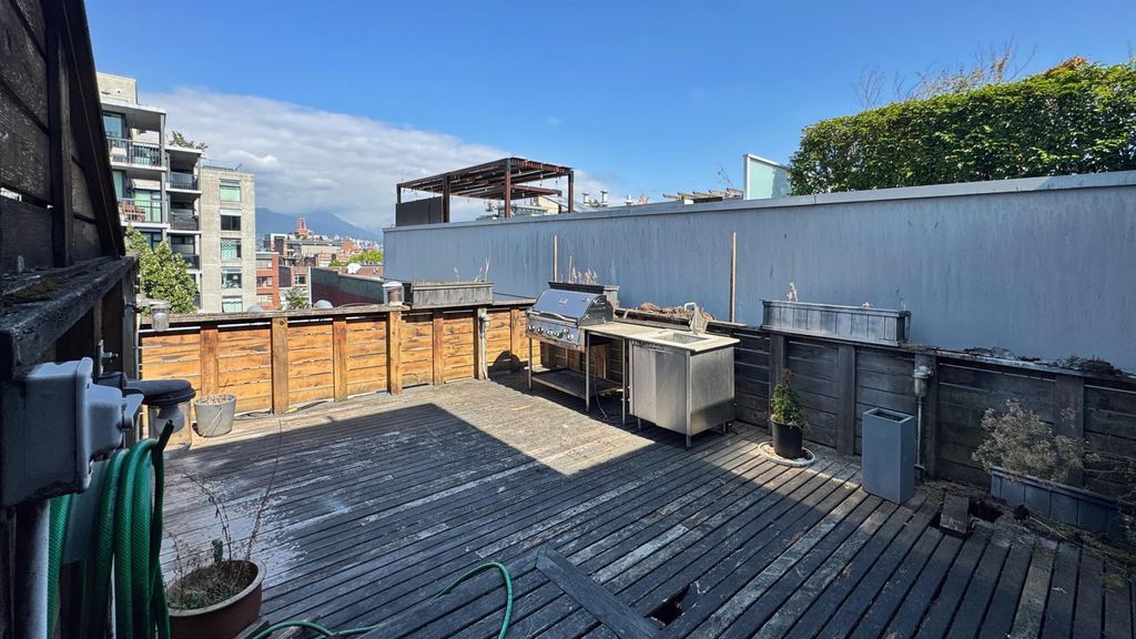 listing image 1104263843128340918