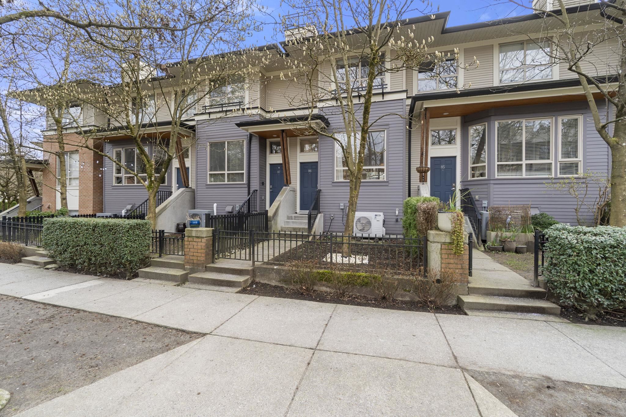 100 Klahanie Drive 86