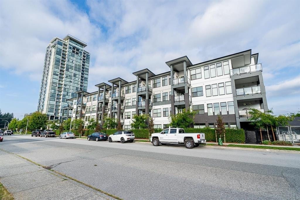 Photo of 2120 Gladwin Road #119, Abbotsford, BC V2S 0L7 (MLS # R3129827)