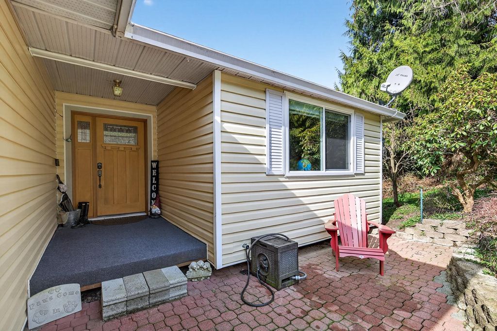 Photo of 25700 116 Avenue, Maple Ridge, BC V4R 1Z6 (MLS # R3107486)