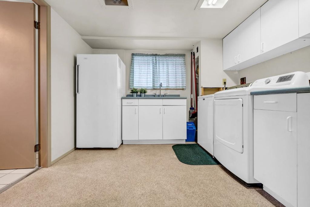 listing image 1103598720102079072