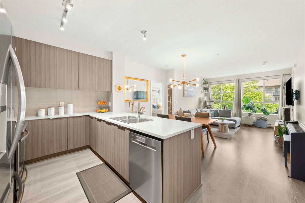 listing image 1102368894546142971