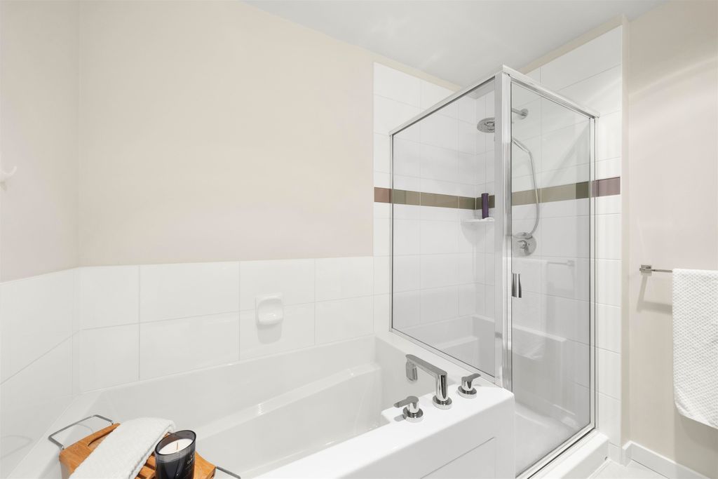 listing image 1103742813575913530