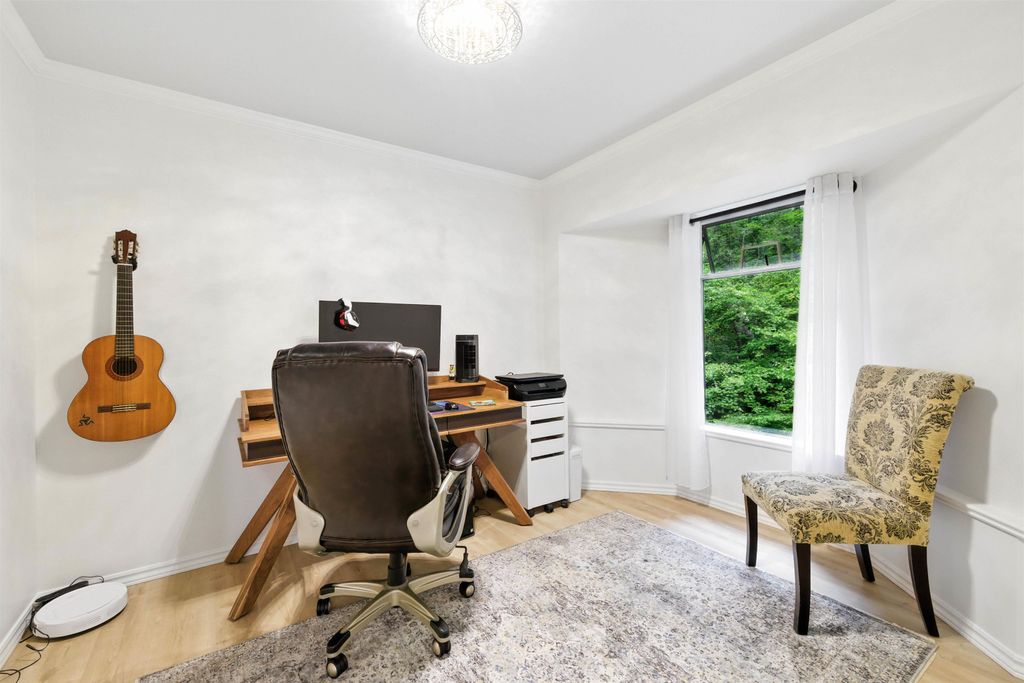 listing image 1109071531371019229