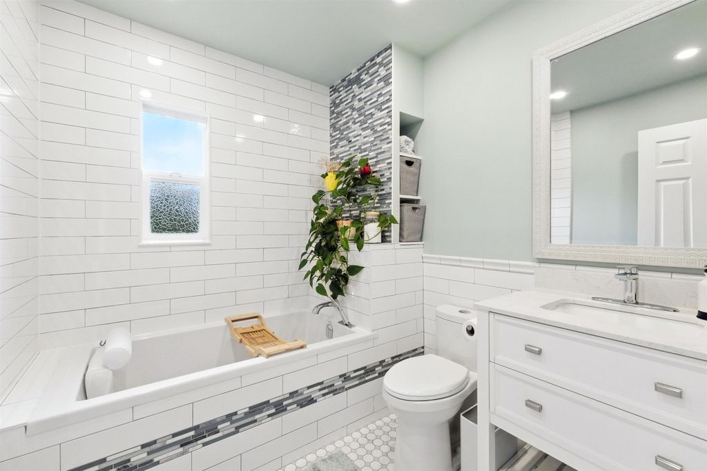 listing image 1108761111110542386