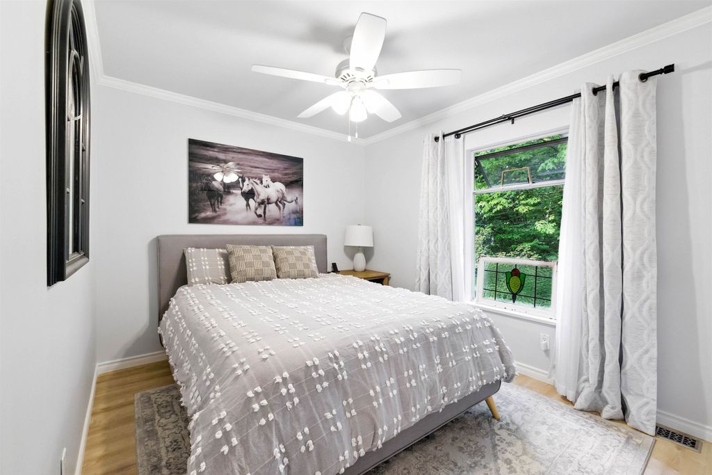 listing image 1105765032761742425