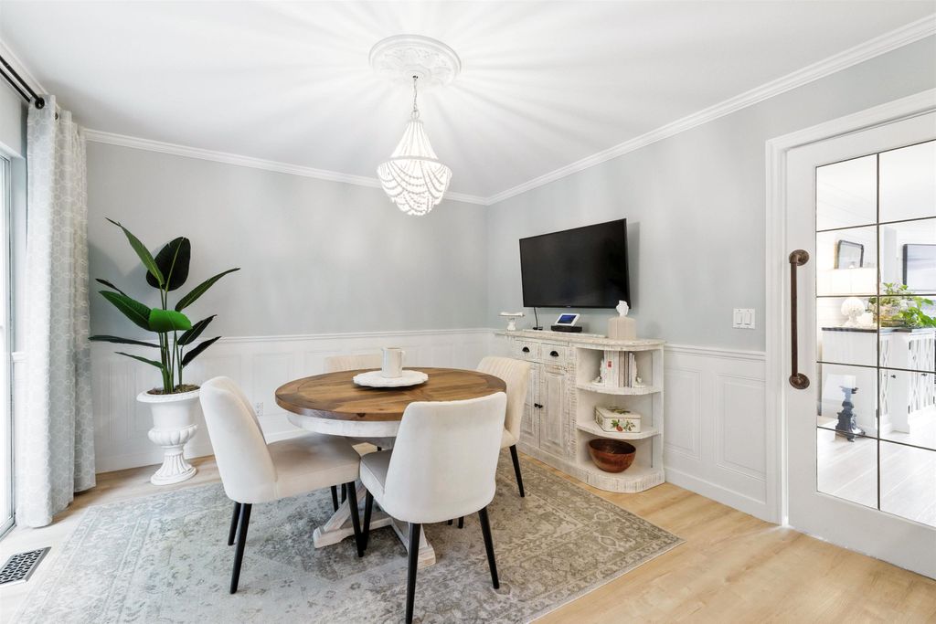 listing image 1102086335433117107