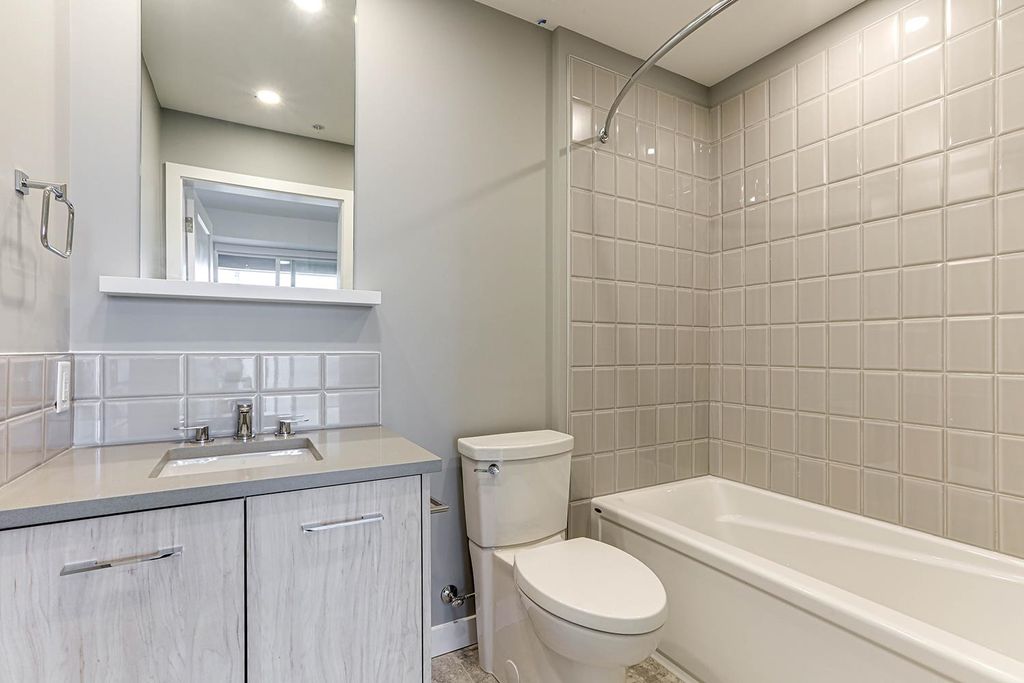 listing image 1103375179418508557