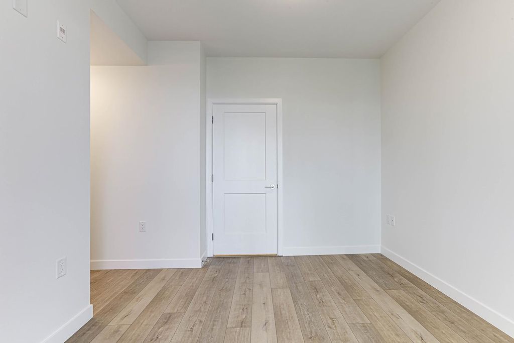 listing image 1103188535506663886