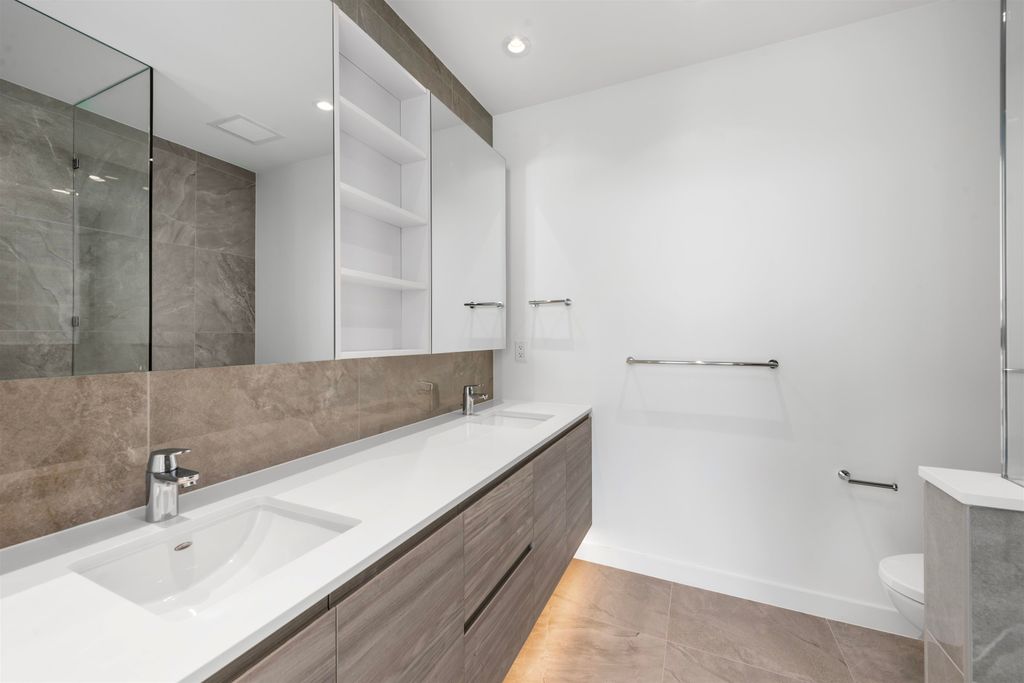 listing image 1107605160185214924