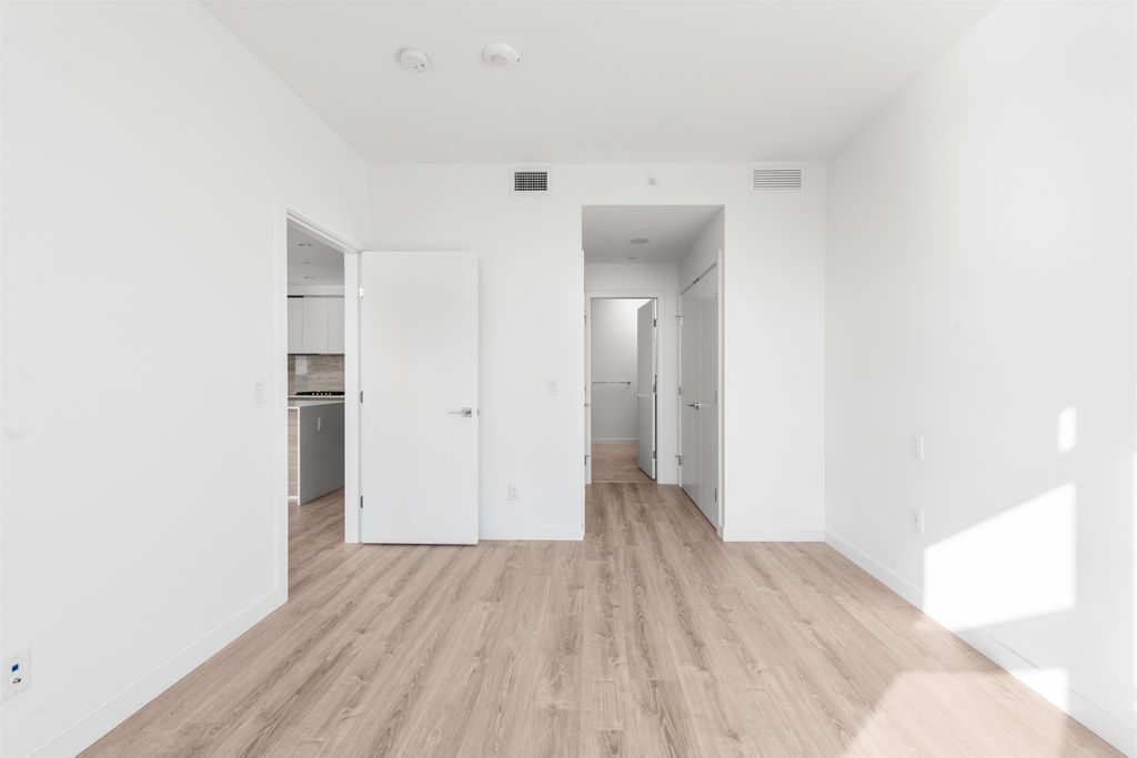 listing image 1104259620289850994