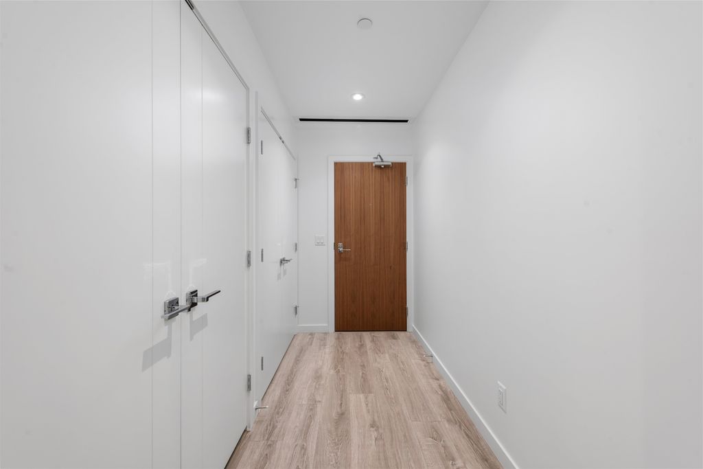 listing image 1104424068382207378