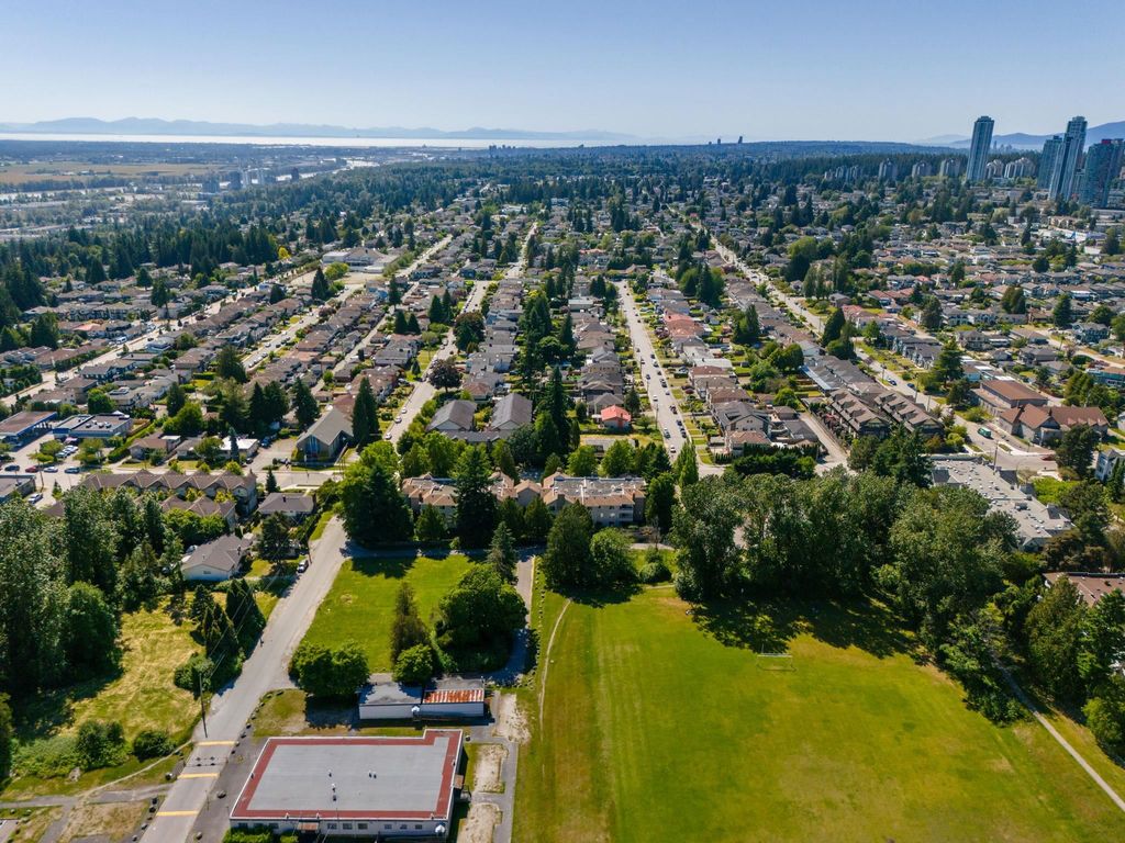 listing image 1102565963928940123