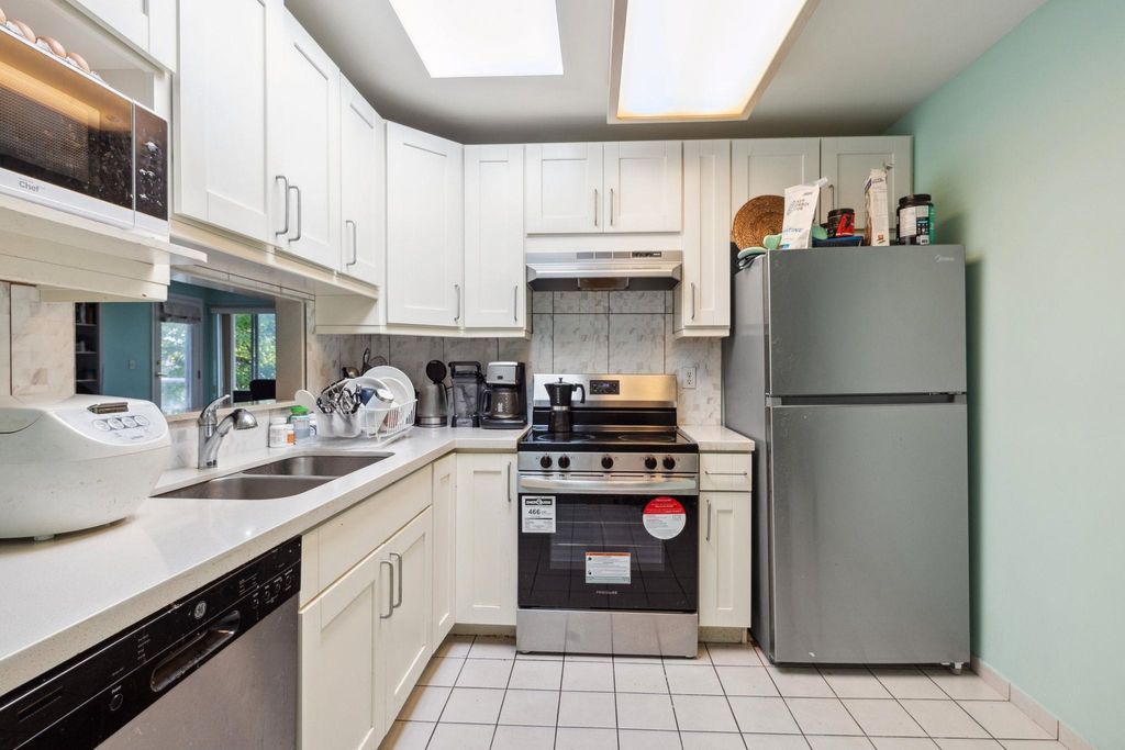 listing image 1109376528941377172