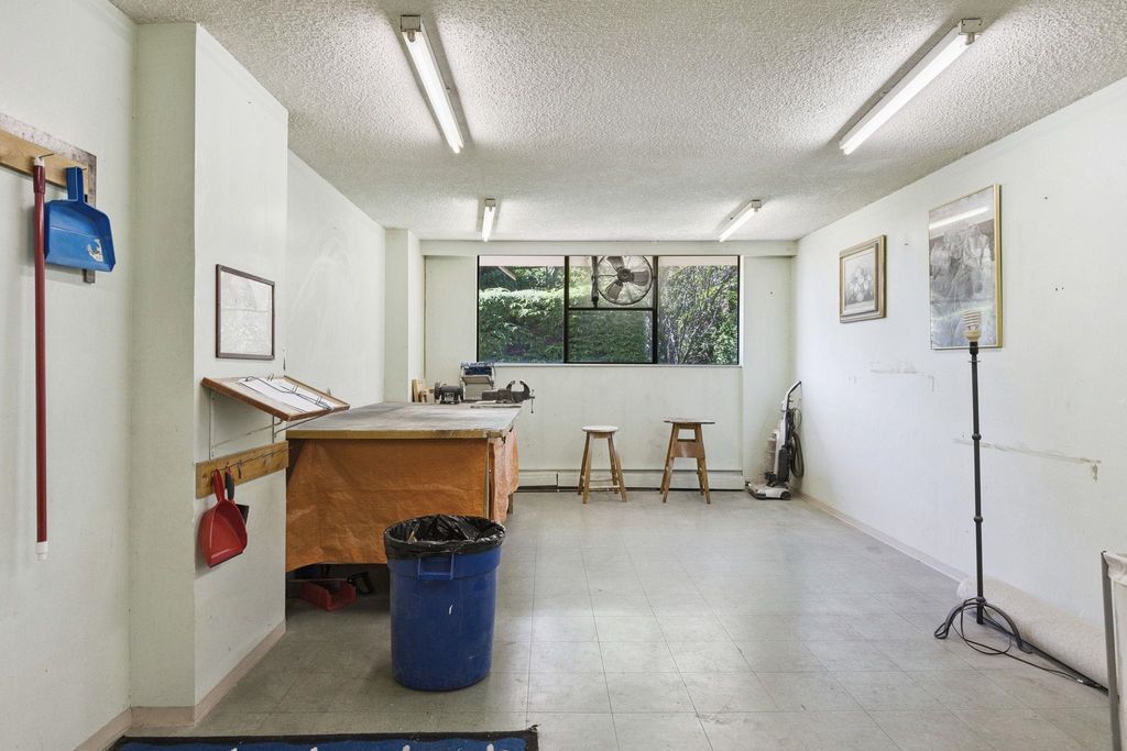 listing image 1107172661782185750