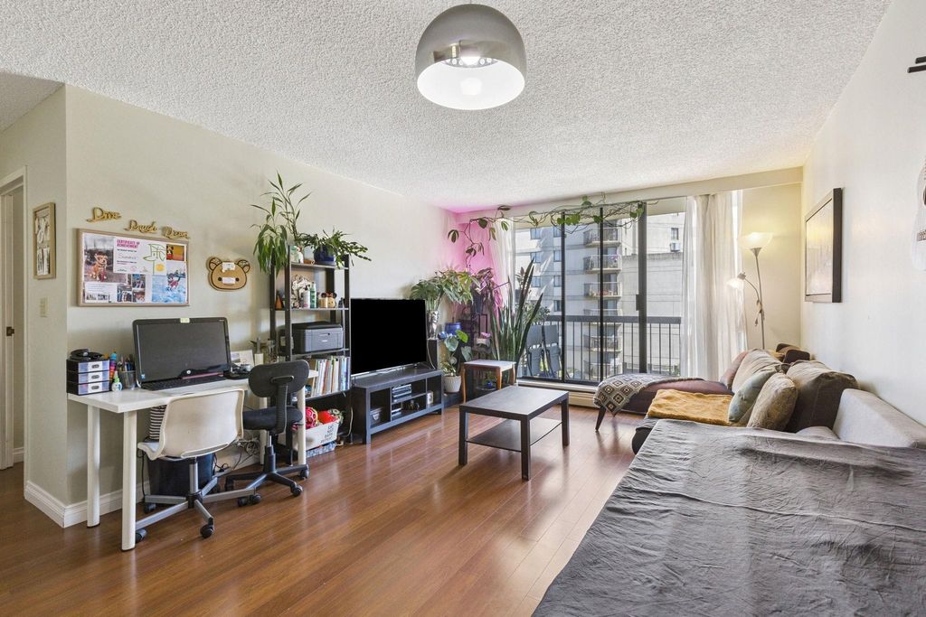 listing image 1100987831903867623